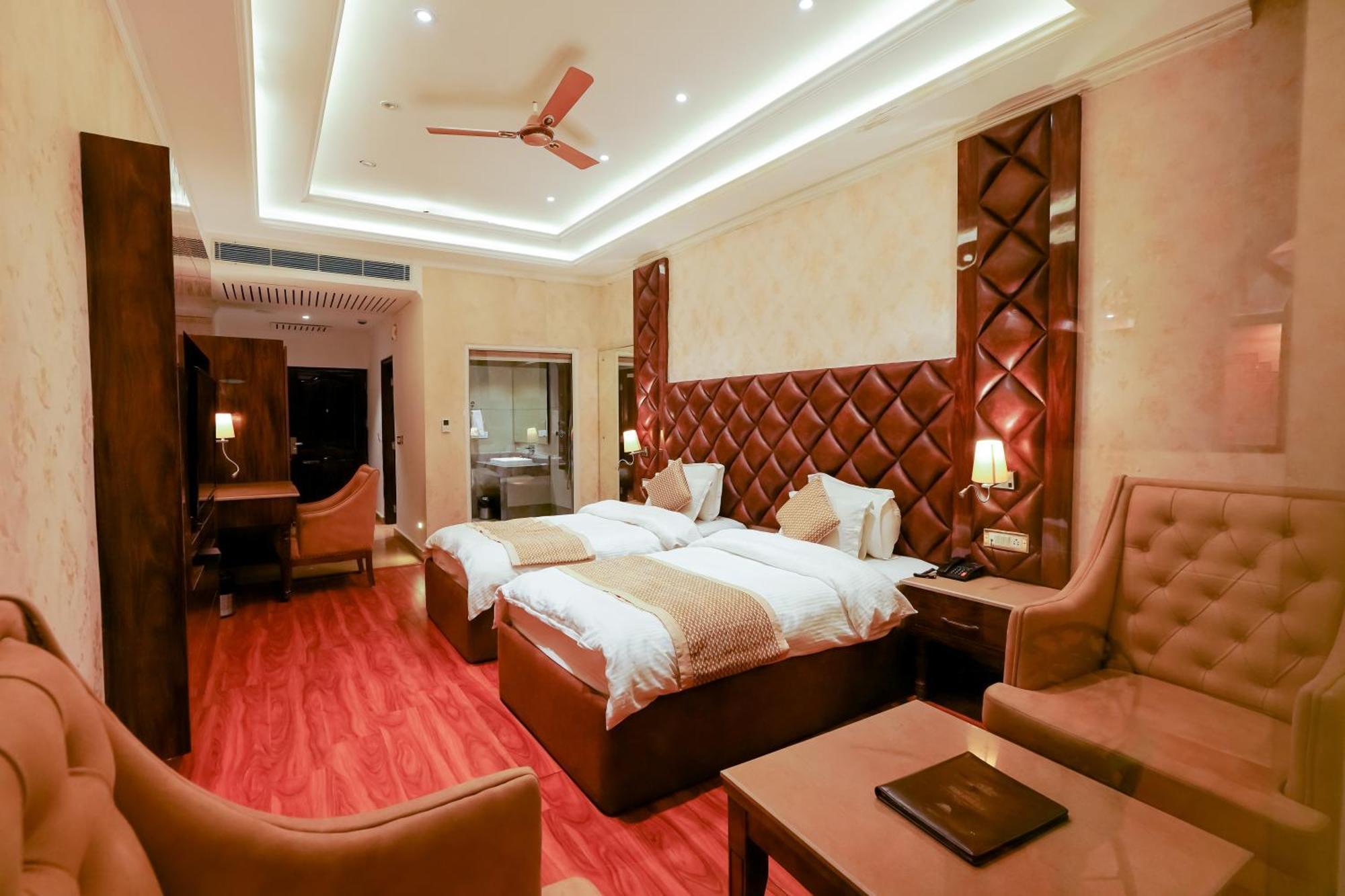 Grand Him Queen Ac Centralized Dharamshala Luaran gambar
